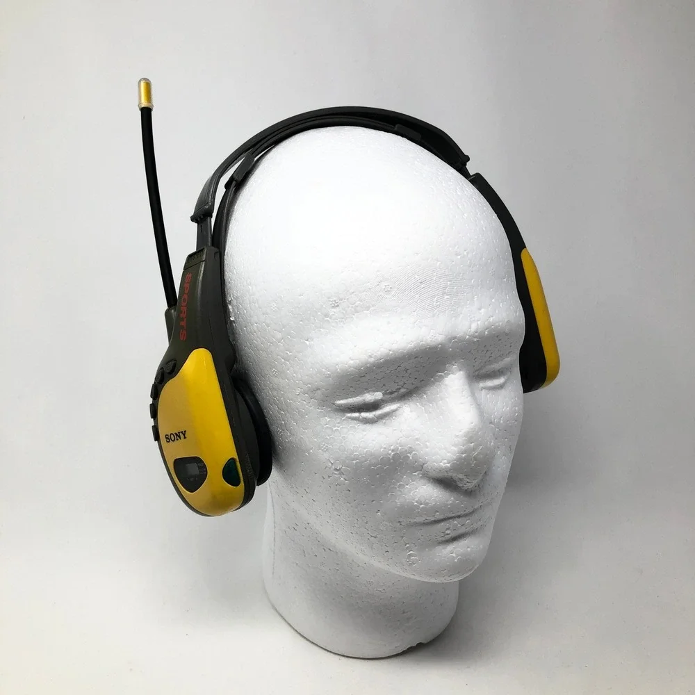 Sony FM/AM Walkman SRF-HM55 Headphones Vintage Yellow Sports Radio - Works Great